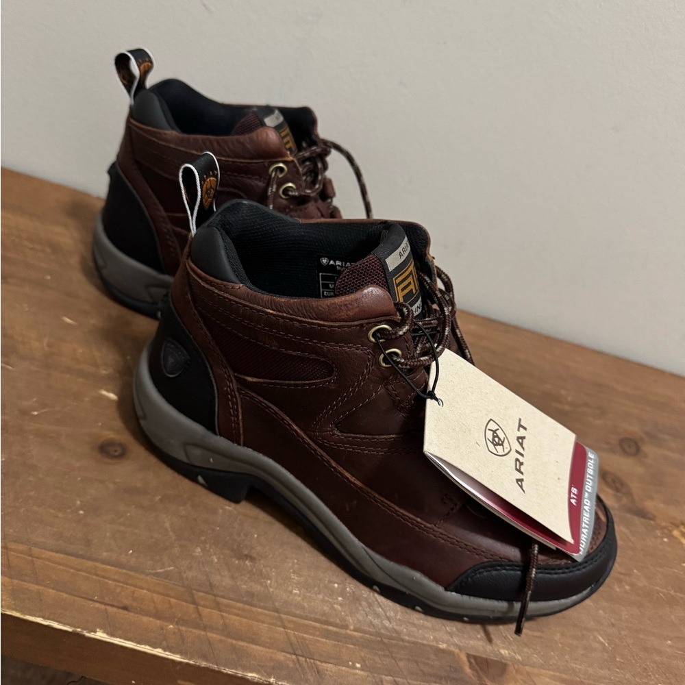 Ariat Women’s Terrain Brown Leather Hiking Shoes 7B